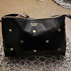 NEW Victoria’s Secret black  cosmetic makeup clutch bag gold hearts. Rare